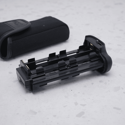 Grip Pilas Nikon MS-D12  - USADO 1