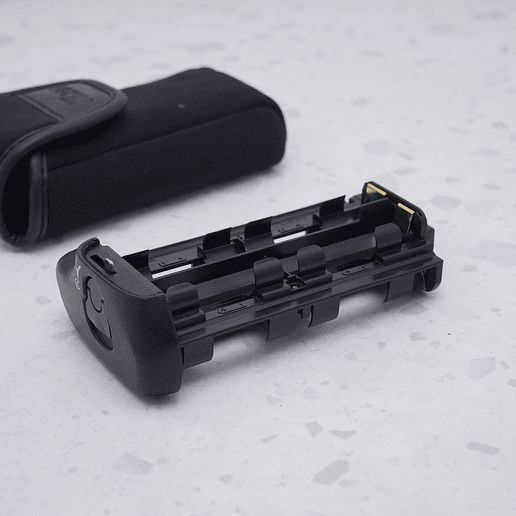 Grip Pilas Nikon MS-D12  - USADO 2