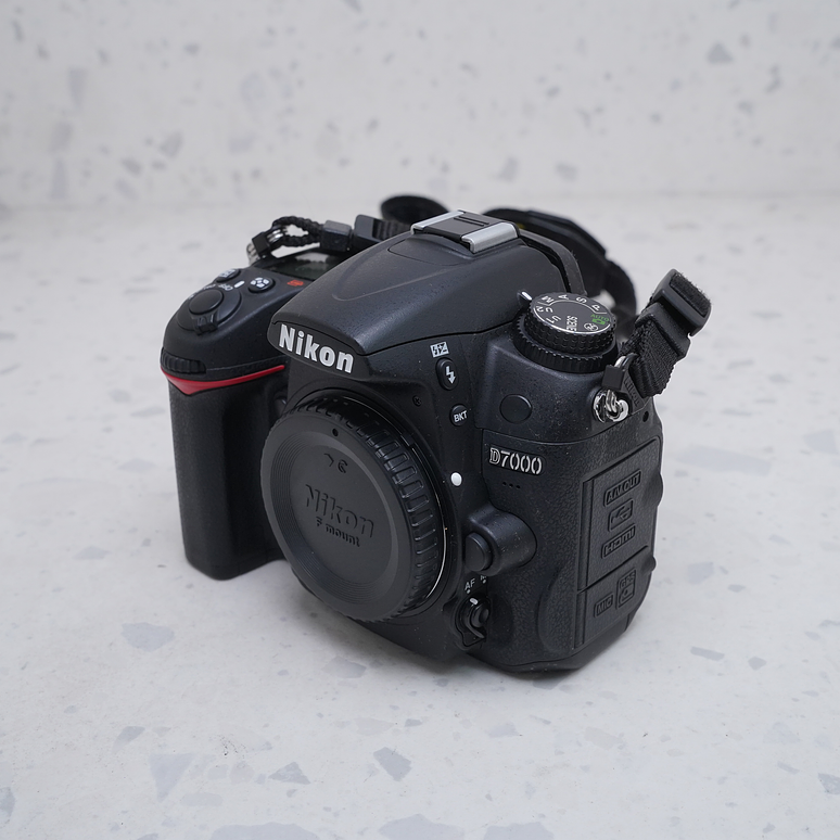 Nikon D7000 (Body) - USADO 2