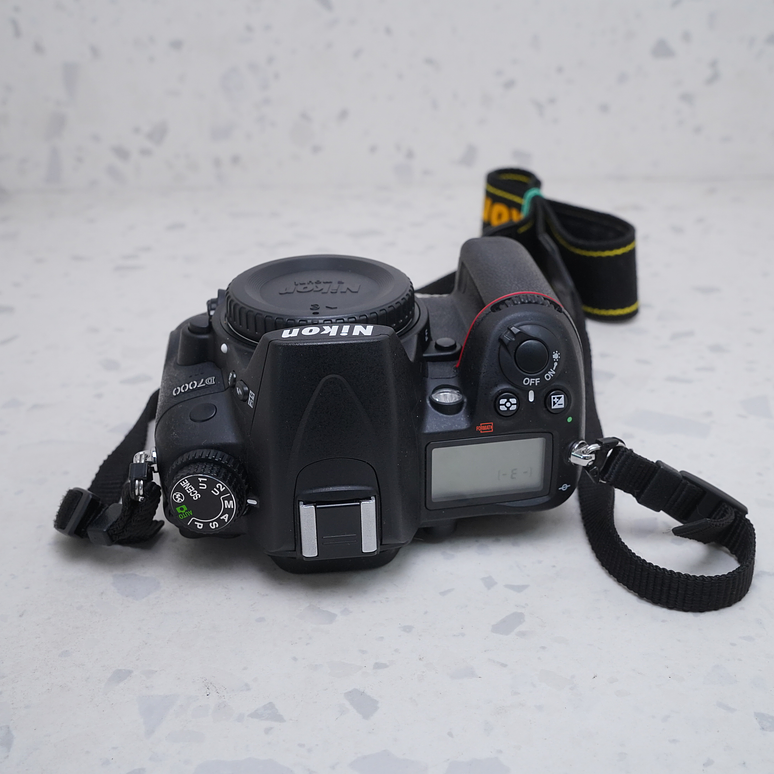 Nikon D7000 (Body) - USADO 7