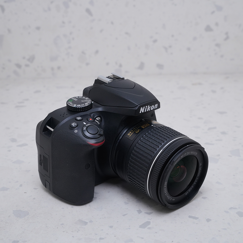 Nikon D3400 + Lente 18-55mm - USADO 4