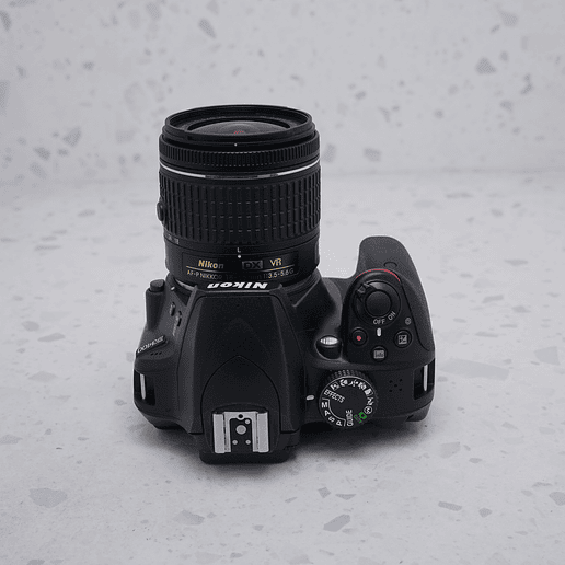 Nikon D3400 + Lente 18-55mm - USADO 7