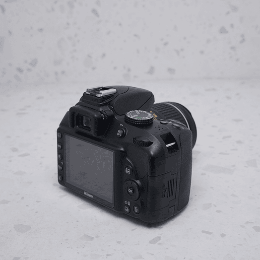 Nikon D3400 + Lente 18-55mm - USADO 5