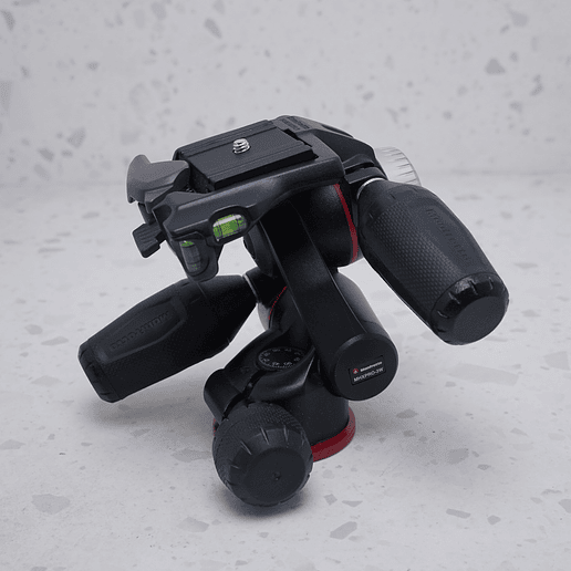 Cabezal Manfrotto XPRO de 3 vías 200PL-14 - USADO  2