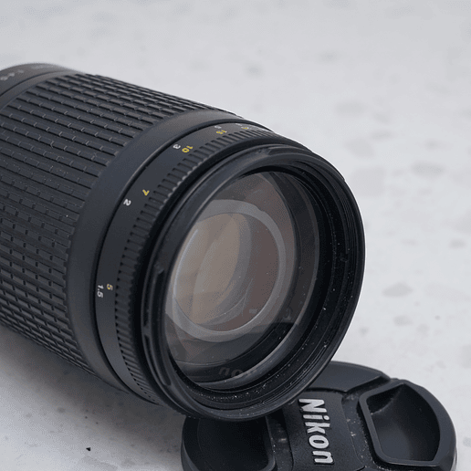 Nikon AF Zoom-NIKKOR 70-300mm f/4-5.6G - USADO 4