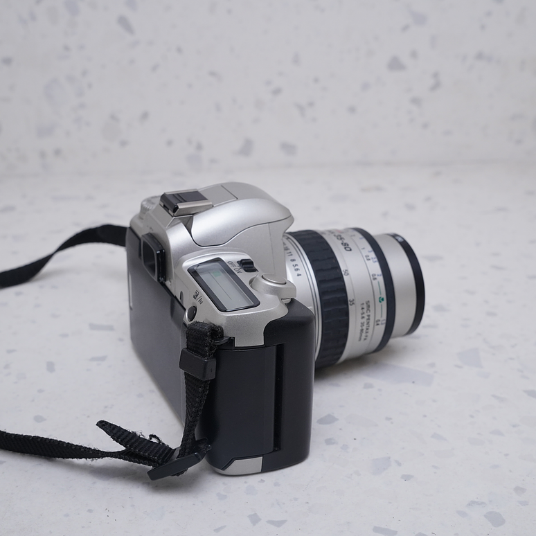 Pentax MZ-50 + 35-80mm + 80-200mm - USADO 4