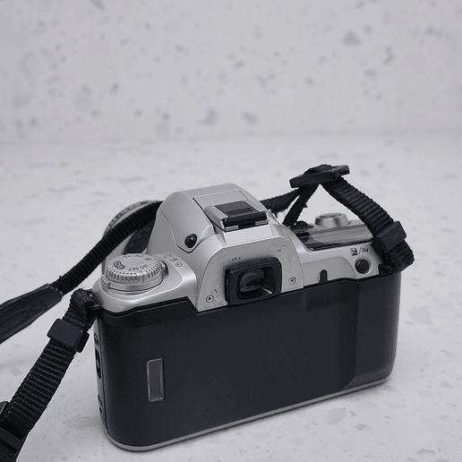 Pentax MZ-50 + 35-80mm + 80-200mm - USADO 5