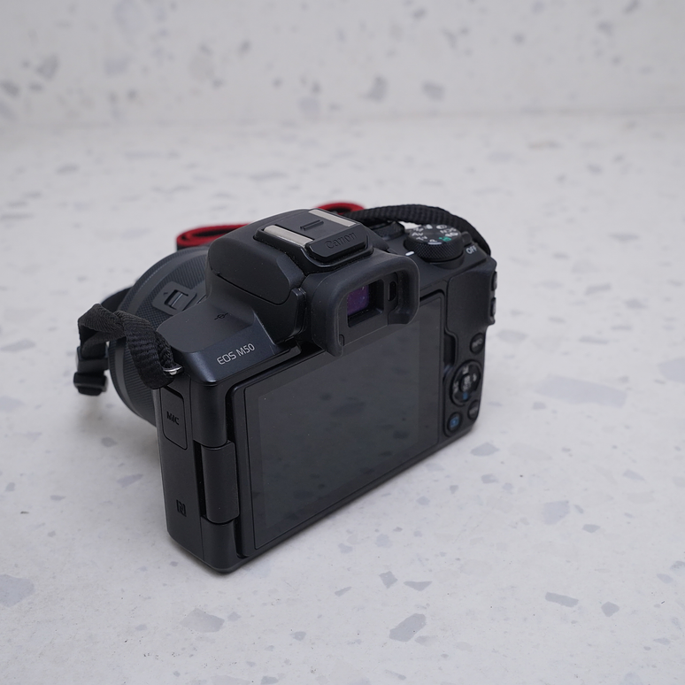 Canon EOS M50 + 15-45mm + 32mm - USADO 3