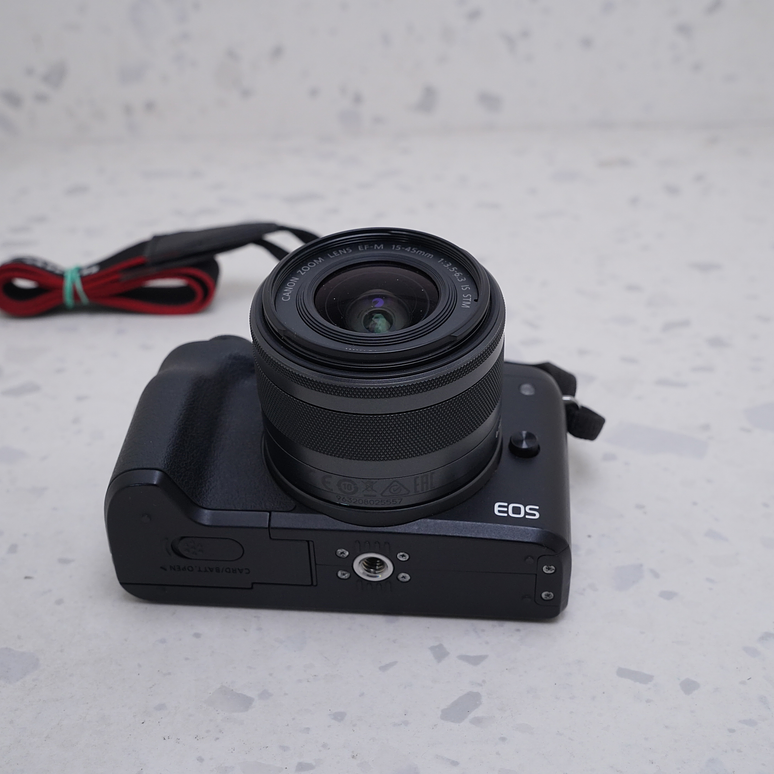 Canon EOS M50 + 15-45mm + 32mm - USADO 5