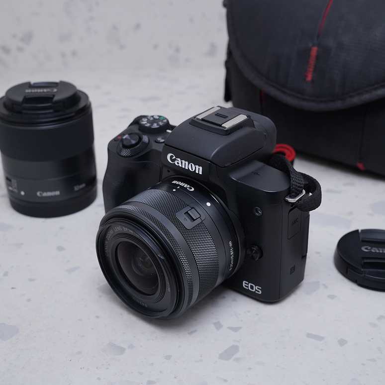 Canon EOS M50 + 15-45mm + 32mm - USADO 7