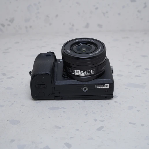 Sony A6400 Kit - USADO 7