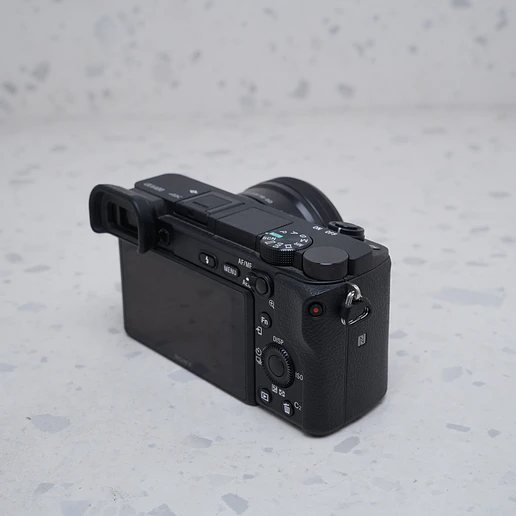 Sony A6400 Kit - USADO 5