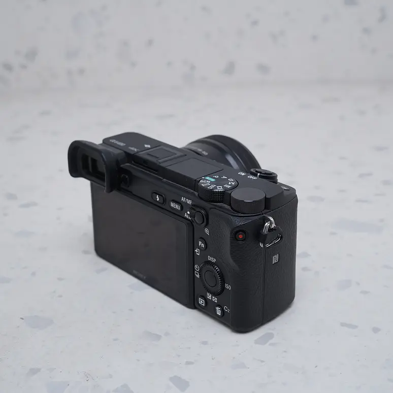 Sony A6400 Kit - USADO 5