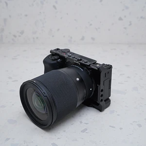 Sony ZV-E10 + 16mm - USADO