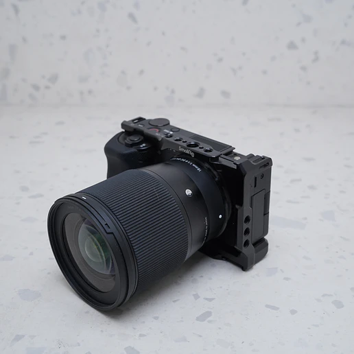 Sony ZV-E10 + 16mm - USADO 1