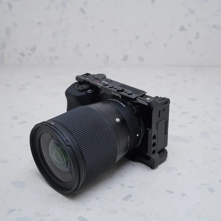 Sony ZV-E10 + 16mm - USADO 1