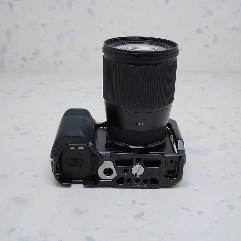 Sony ZV-E10 + 16mm - USADO 6