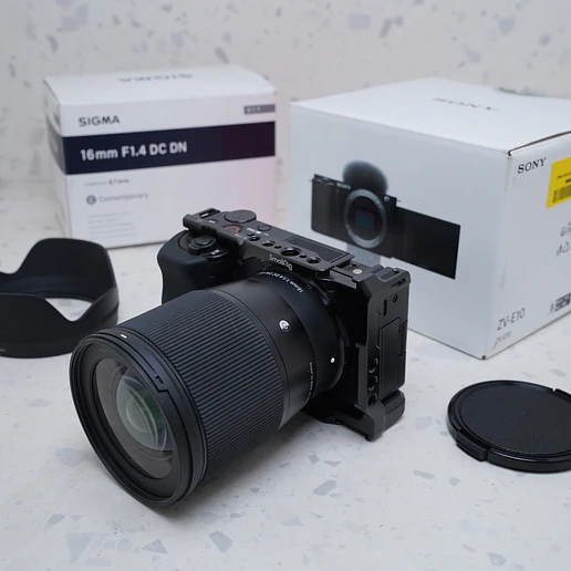 Sony ZV-E10 + 16mm - USADO 7