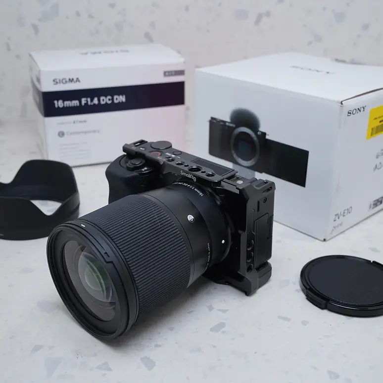 Sony ZV-E10 + 16mm - USADO 7