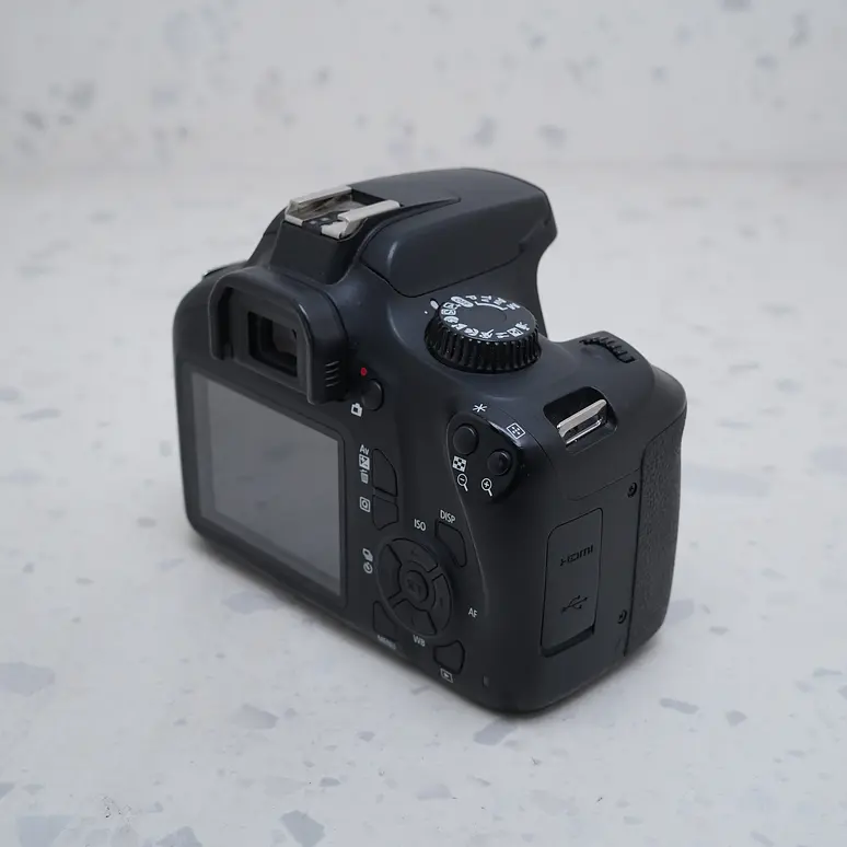 Canon Rebel T100 - USADO 3