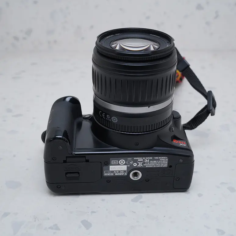 Canon EOS Rebel XS + 18-55mm - USADO 2