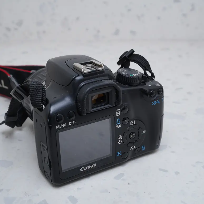 Canon EOS Rebel XS + 18-55mm - USADO 6