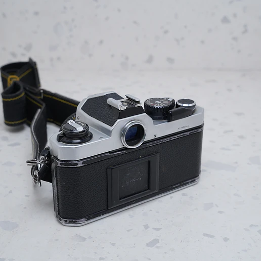 Nikon FM2 + 50m + 35-70mm - USADO 2