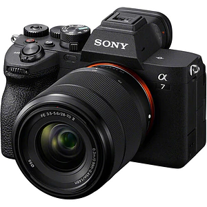 Sony a7 IV con lente de 28-70 mm f/3.5-5.6 II - USADO