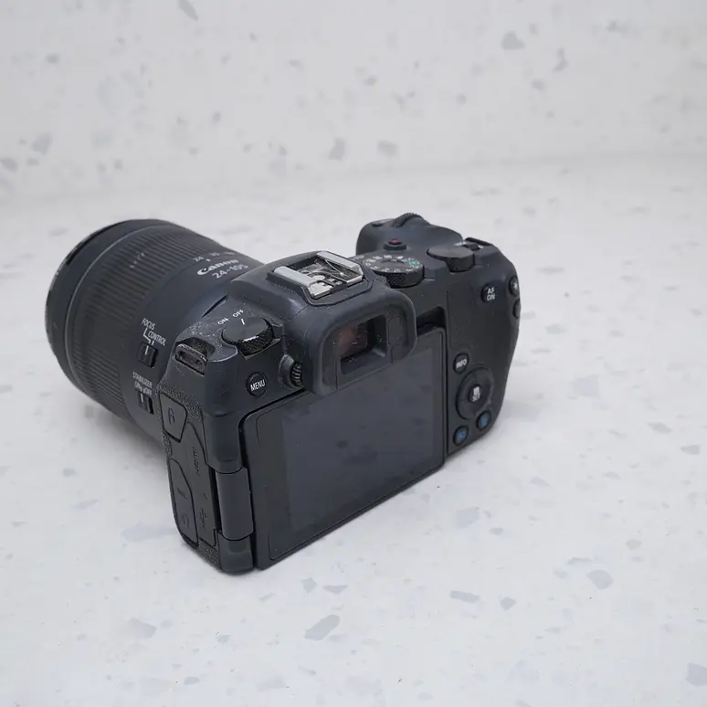 Canon EOS RP + 24-105mm - USADO 3