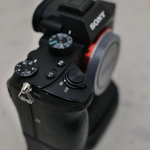 Sony A7III (Body) y Grip - Usado 5