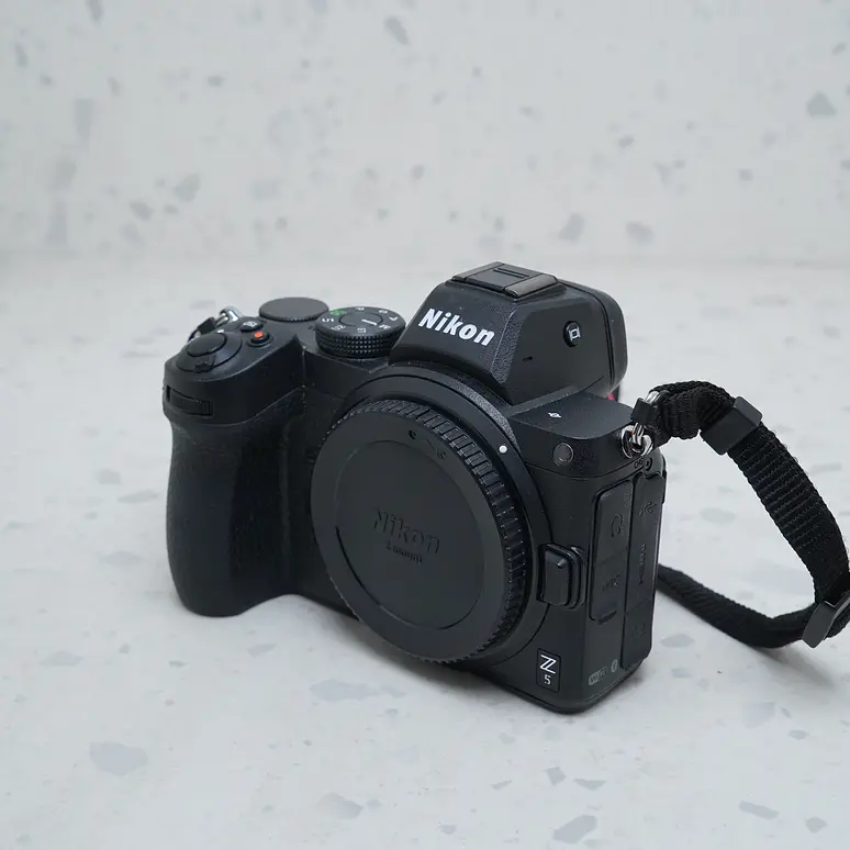 Nikon Z5 (Body) - USADO  2