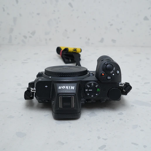 Nikon Z5 (Body) - USADO  6