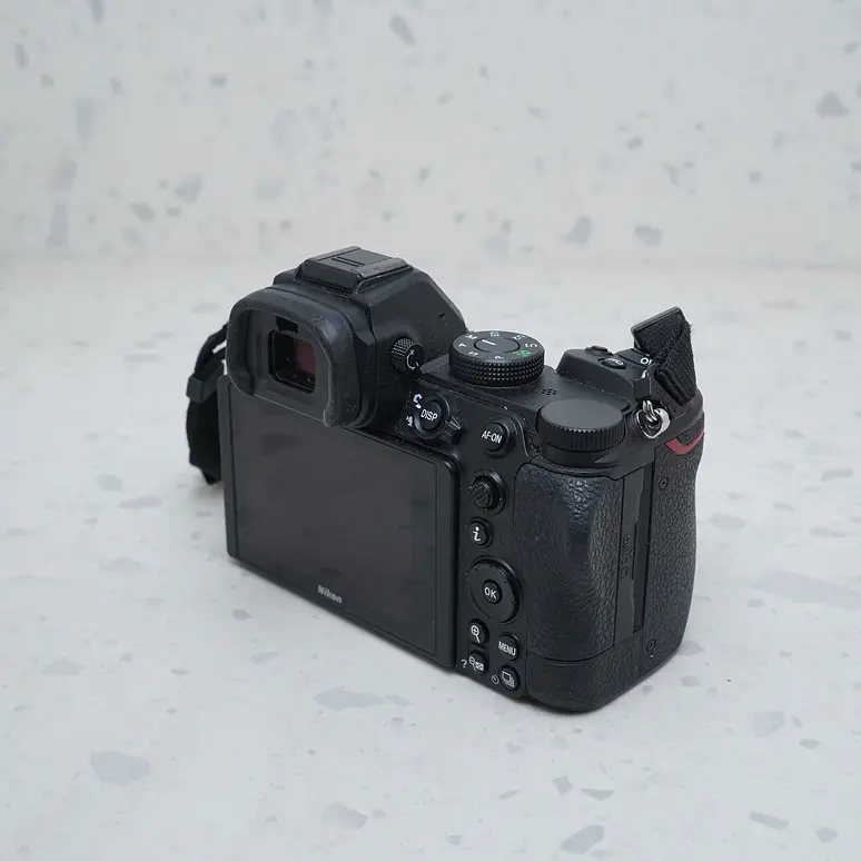 Nikon Z5 (Body) - USADO  5