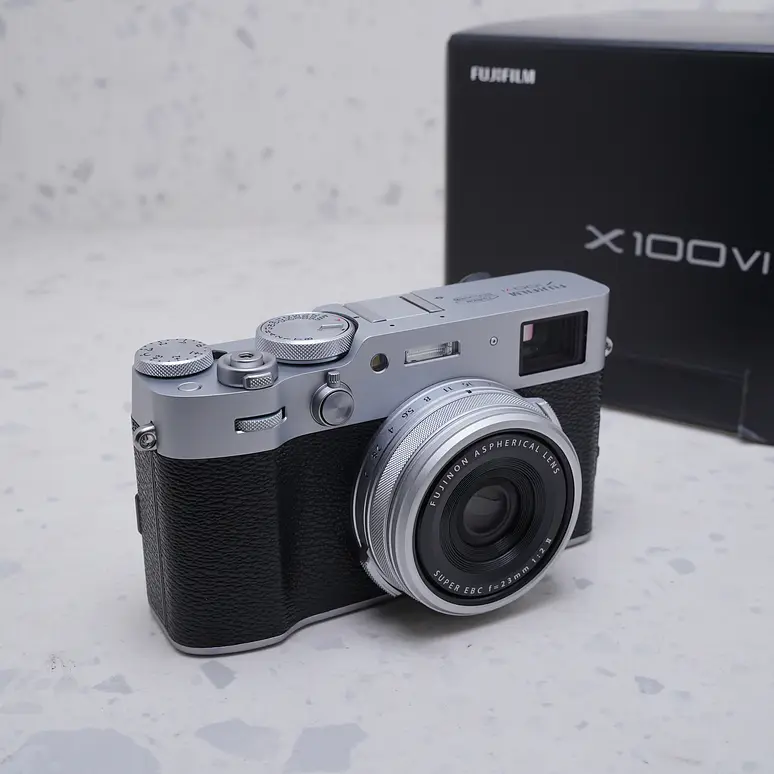 FUJIFILM X100VI (Silver) - USADO 3