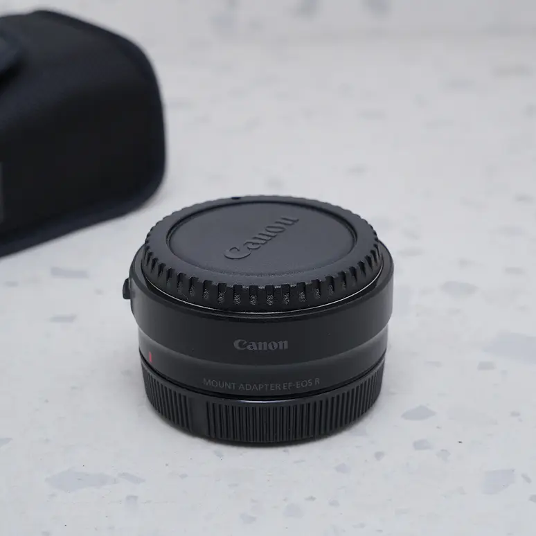 Adaptador Canon EF-EOS R - USADO 2