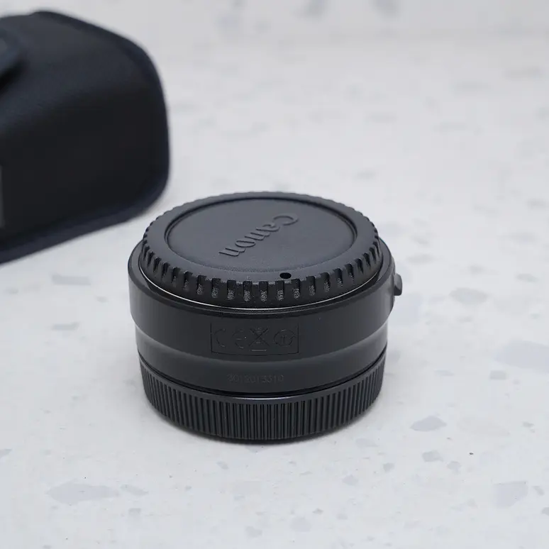 Adaptador Canon EF-EOS R - USADO 3