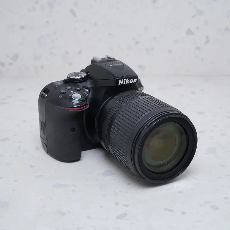 Nikon 5300 + Nikon 18-105mm - USADO 4