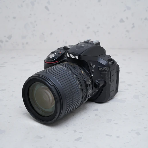Nikon 5300 + Nikon 18-105mm - USADO 2