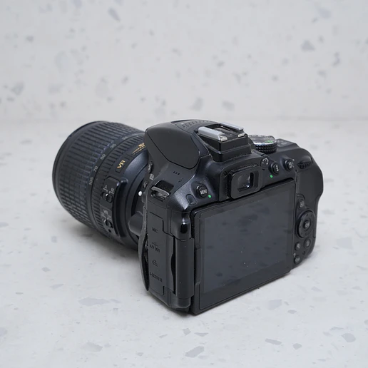 Nikon 5300 + Nikon 18-105mm - USADO 3