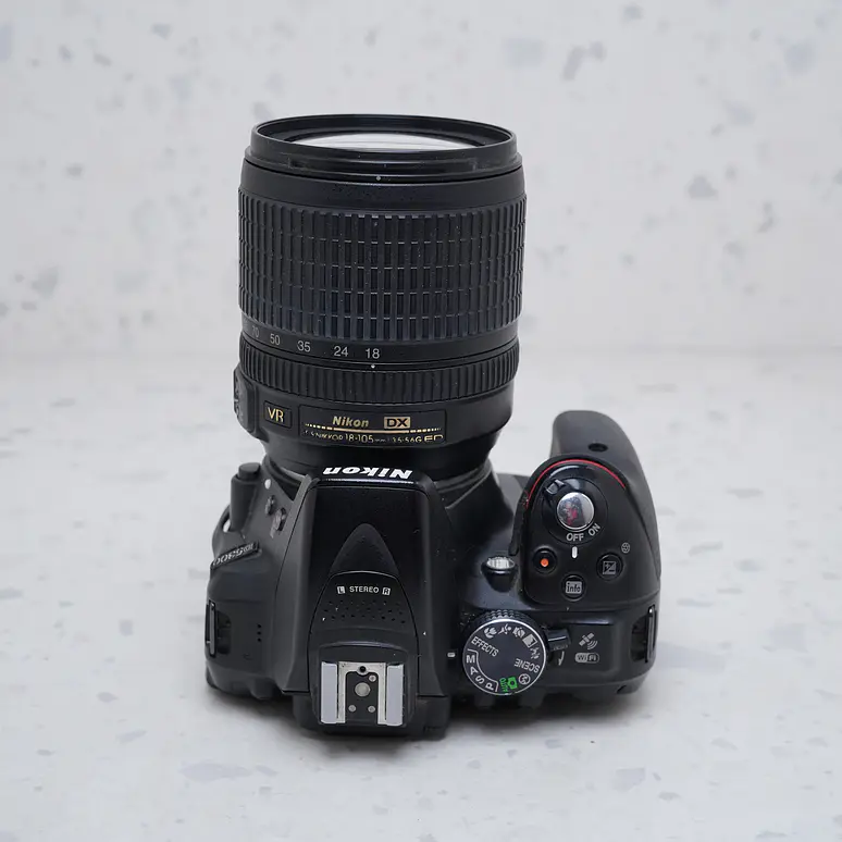 Nikon 5300 + Nikon 18-105mm - USADO 6