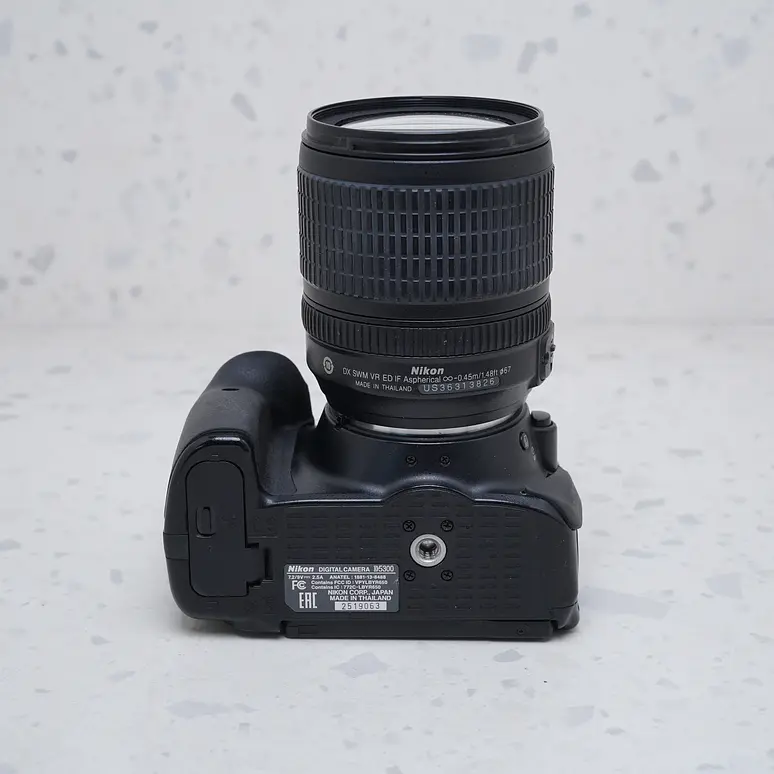 Nikon 5300 + Nikon 18-105mm - USADO 7
