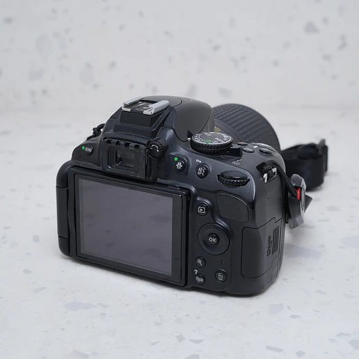 Nikon D5100 + 55-200mm - USADO 3
