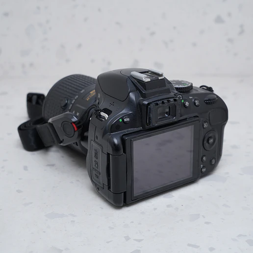 Nikon D5100 + 55-200mm - USADO 5