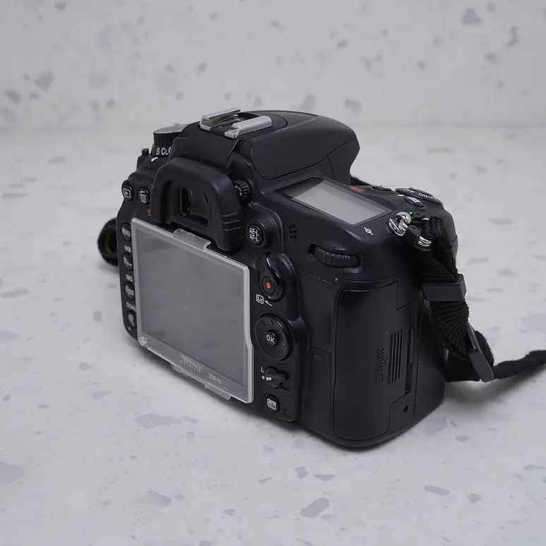 Nikon D7000 (Body) - USADO 4
