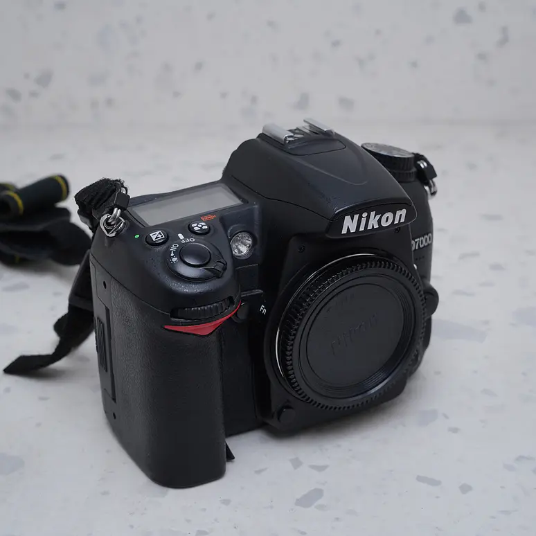 Nikon D7000 (Body) - USADO 5