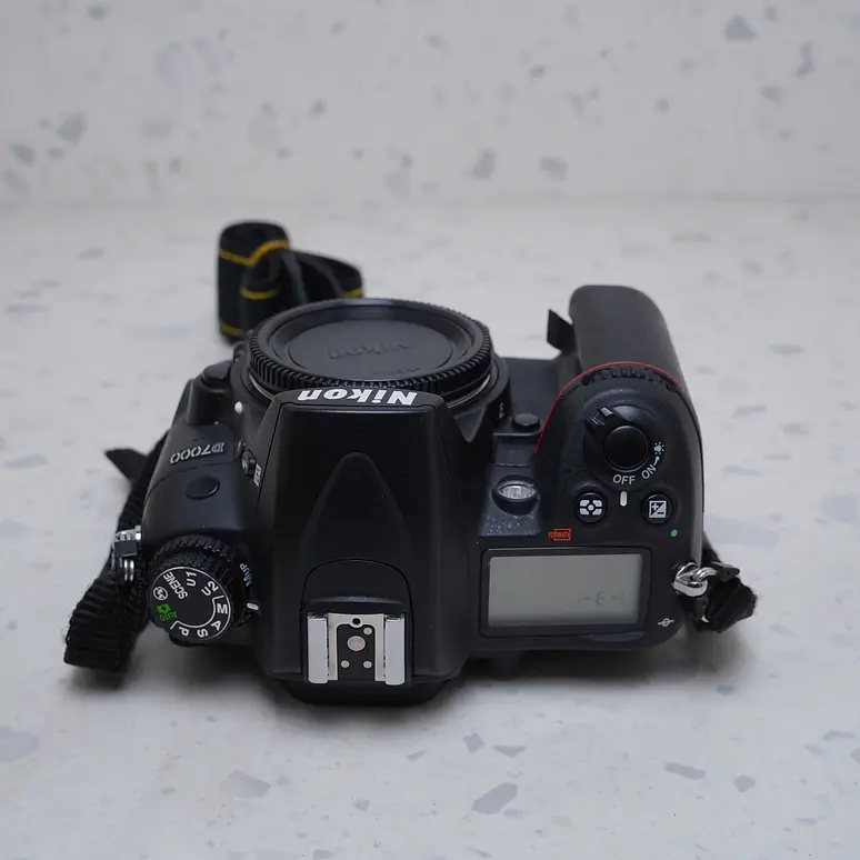Nikon D7000 (Body) - USADO 7