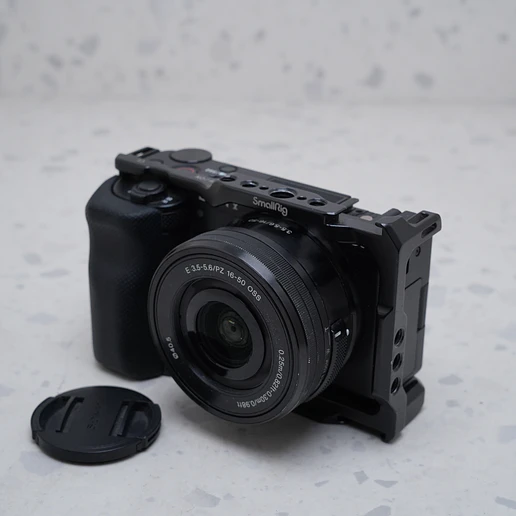 Sony ZV-E10 + 16-50mm - USADO 2