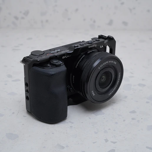 Sony ZV-E10 + 16-50mm - USADO 4