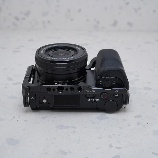 Sony ZV-E10 + 16-50mm - USADO 6