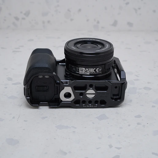 Sony ZV-E10 + 16-50mm - USADO 7